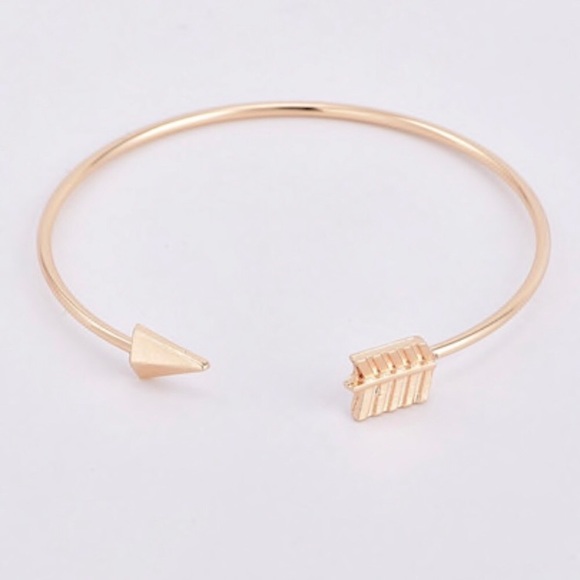 Ocean Dreams Tie the Knot Arrow Bracelet - Picture 4 of 4